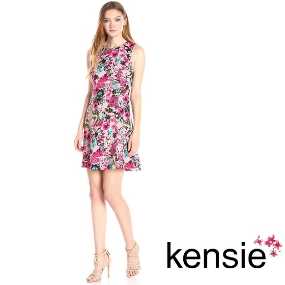 Kensie Dresses & Skirts - 🌸 kensie Wild Garden Side Cut Out Dress (Medium)